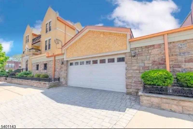 36 W 14th St Unit 201 #201, Bayonne, NJ 07002 - Image #2