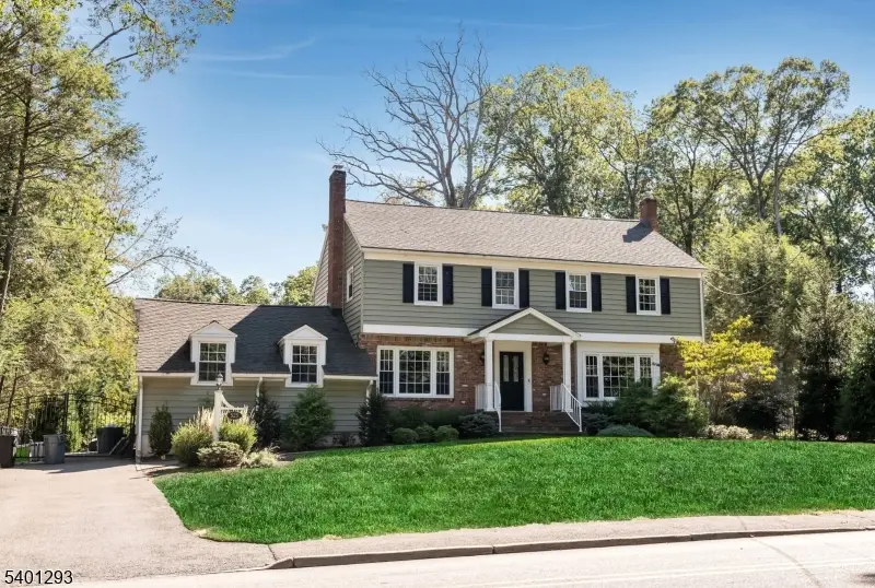 525 Pines Lake Dr, Wayne, NJ 07470 - Image #1