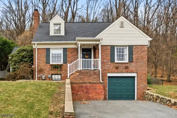 95 Hillside Dr, North Haledon Boro, NJ 07508