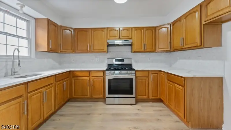 16 E Kinney St, Newark, NJ 07102 - Image #3