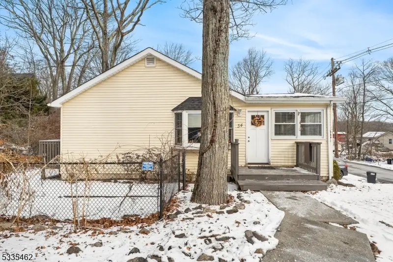 34 Northwestern Trl, Hopatcong, NJ 07843 - Image #2