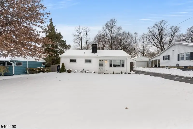 408 Stelko Ave, Lopatcong, NJ 08865 - Image #1