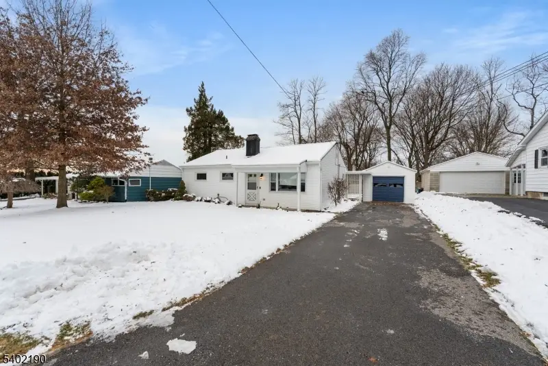 408 Stelko Ave, Lopatcong, NJ 08865 - Image #2