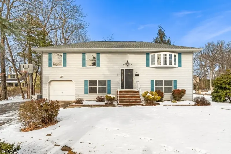 92 Mandeville Ave, Pequannock Township, NJ 07440 - Image #2