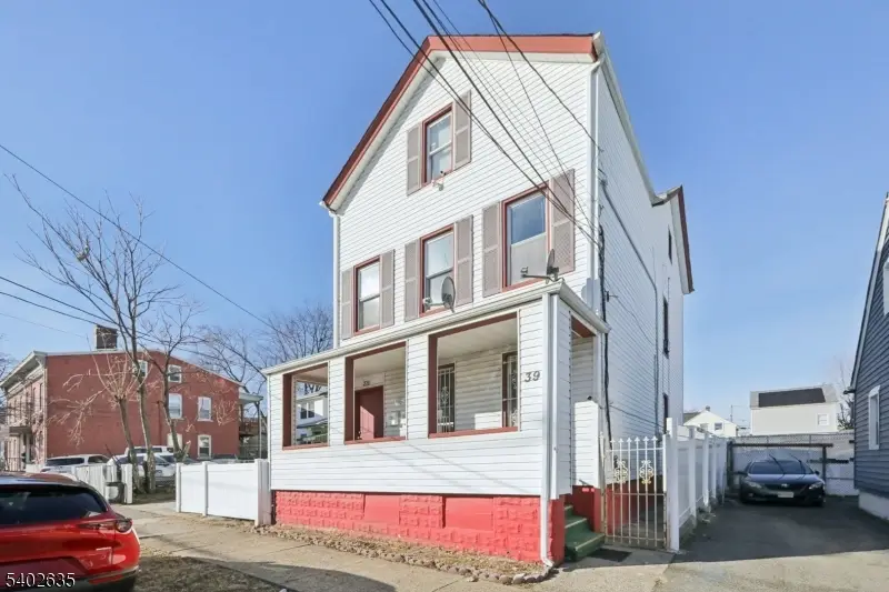 39 Thomas St, Paterson, NJ 07503 - Image #2