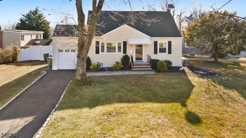 601 Fairway Rd, Linden, NJ 07036 - Image #1