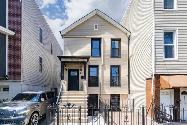 299 Halladay St, Jersey City, NJ 07304