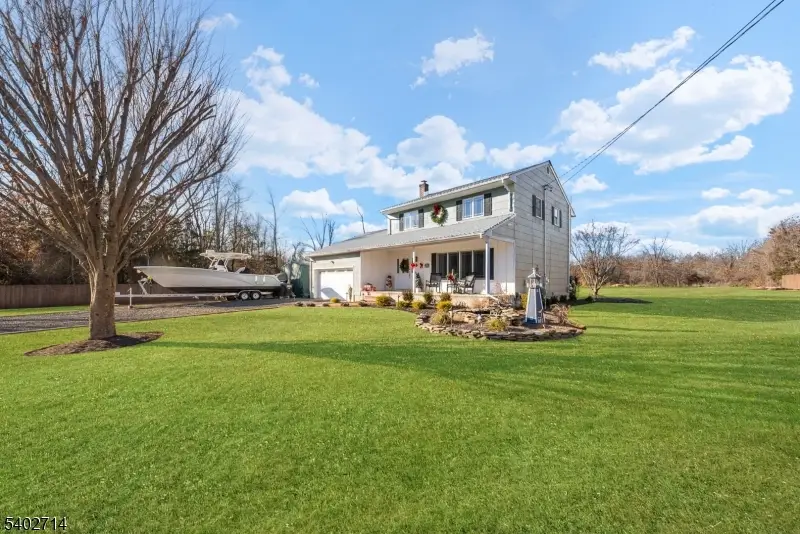 9 Tara Dr, Belle Mead, NJ 08844 - Image #2