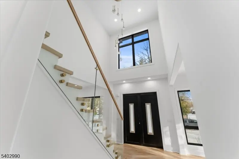 83 Falcon Rd, Livingston, NJ 07039 - Image #2