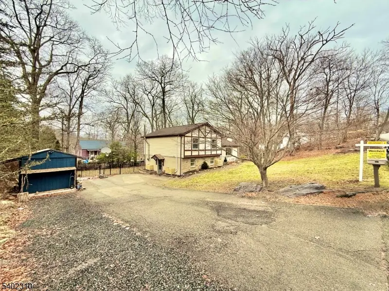 117 Papscoe Rd, Upper Greenwood Lake, NJ 07421 - #2