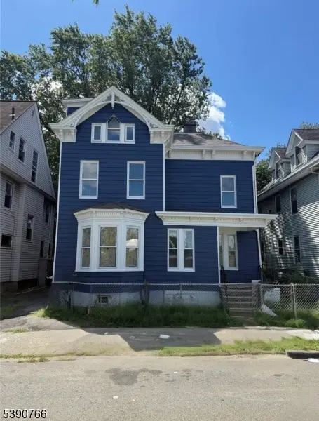 15 Winthrop Ter, East Orange, NJ 07018 - #1