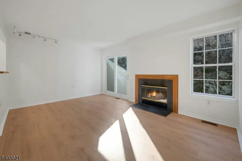 43 Rushmore Ln, Allamuchy Township, NJ 07840 - Image #3