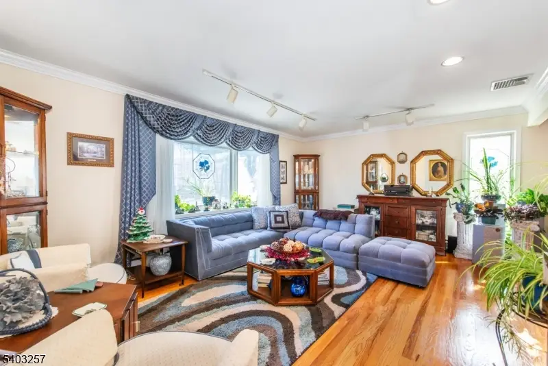 34 Carlos Dr, Fairfield, NJ 07004 - Image #3