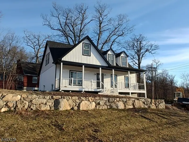 76 Lake Park Ter, Hewitt, NJ 07421 - Image #2