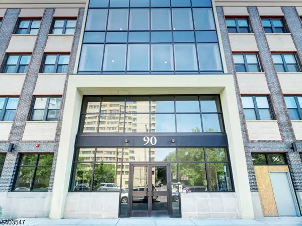 90 Clinton Ave #204, Newark City, NJ 07114