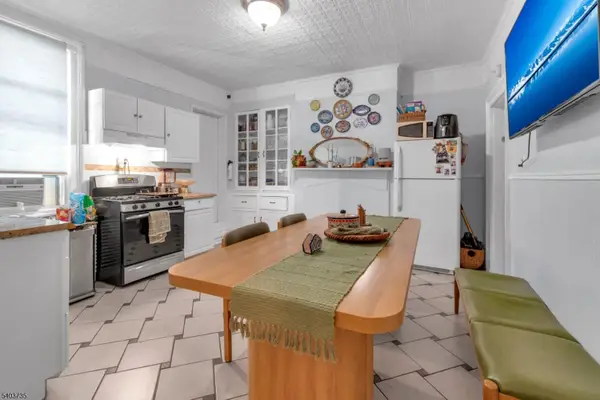 564 Hudson Ave, Weehawken Twp., NJ 07086