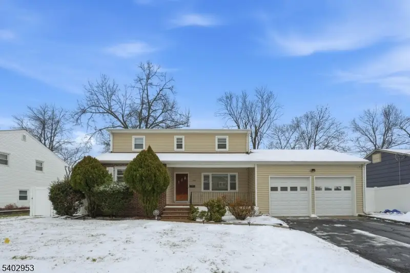 725 Anna Pl, North Plainfield, NJ 07063 - Image #1