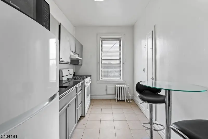 124 Storms Ave #4J, Jersey City, NJ 07306 - #3