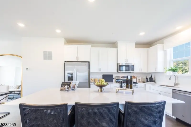 65 Eastwood Ter #69, East Hanover, NJ 07936 - Image #1