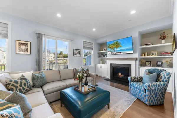 227 Bradley Dr, Wood-Ridge Boro, NJ 07075