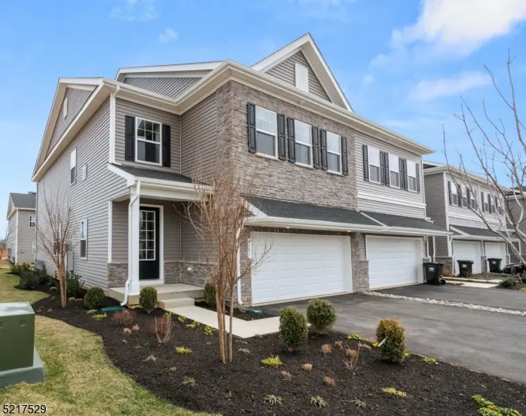 27 Eastwood Ter #27, East Hanover, NJ 07936 - Image #2