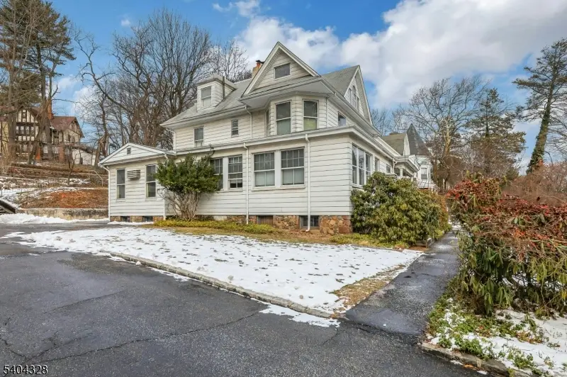 16 N Mountain Ave, Montclair, NJ 07042 - Image #3