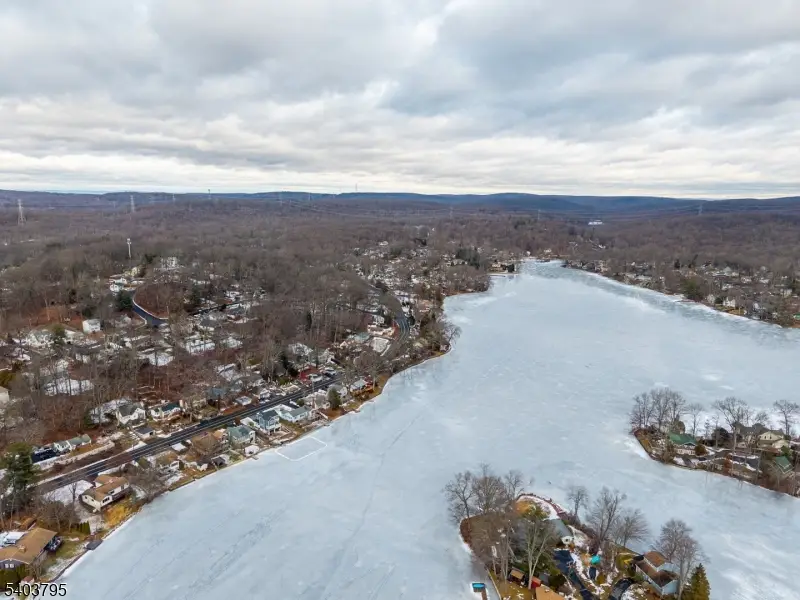 45 W Shawnee Trl, Lake Hopatcong, NJ 07885 - Image #2