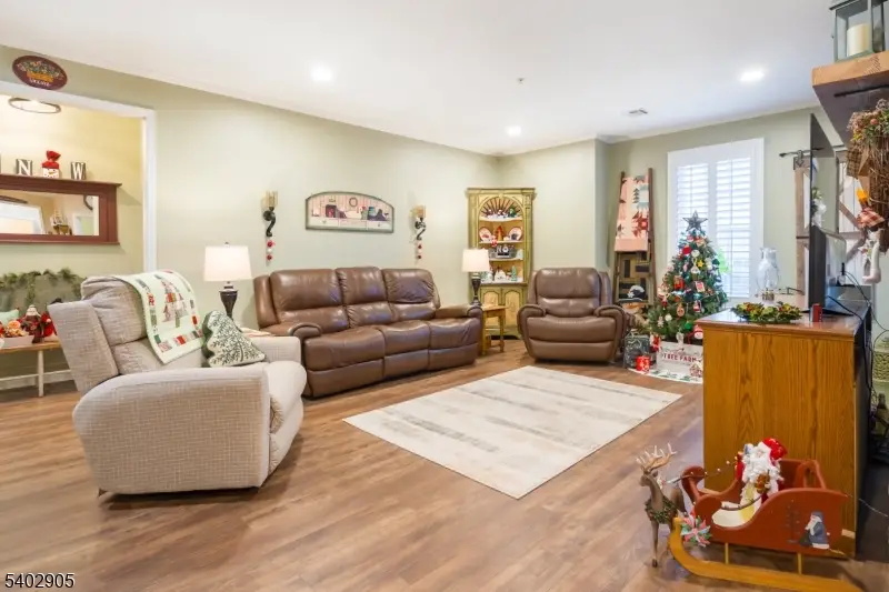 319 Regency Pl #319, Woodbridge Township, NJ 07095 - Image #3