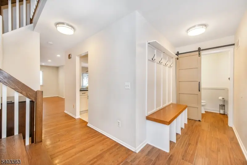 44 Littlewood Ct, Preakness, NJ 07470 - Image #2