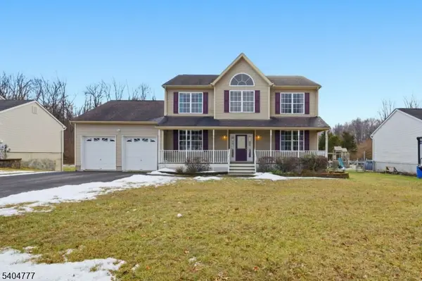 10 Windsor Dr, Newton Town, NJ 07860