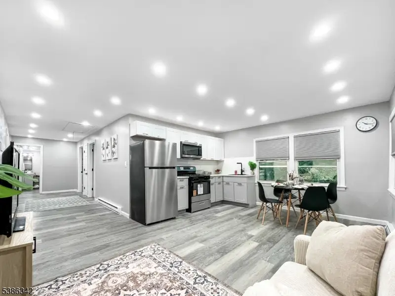 208 Fayette Ave, Wayne, NJ 07470 - #1