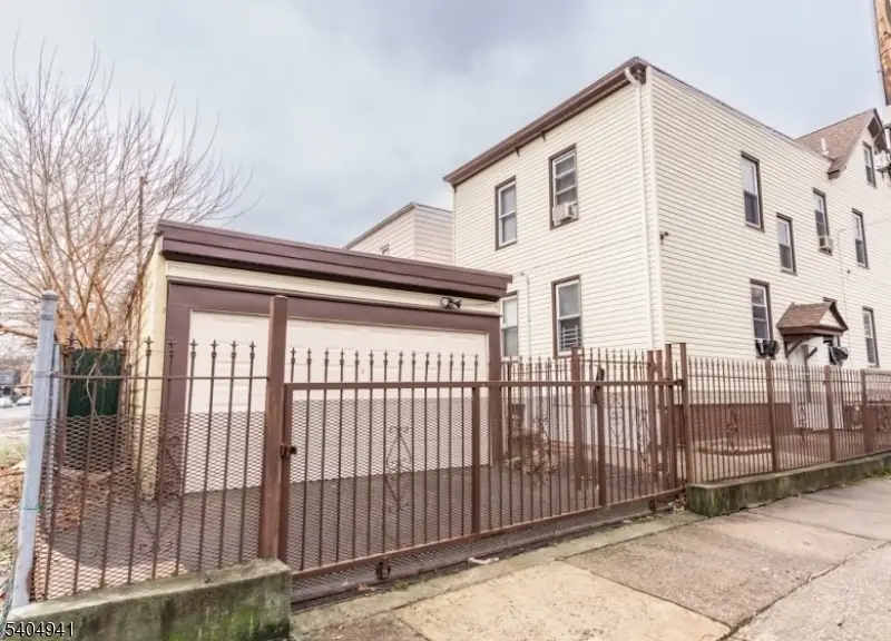 74 Smith St, Newark, NJ 07106 - #3