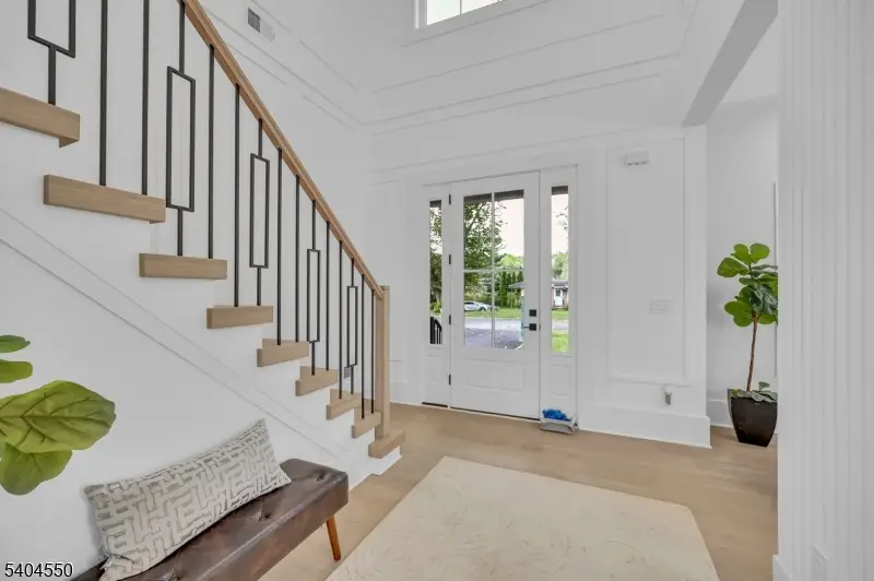 7 Canterbury Ln, Millburn, NJ 07078 - Image #2