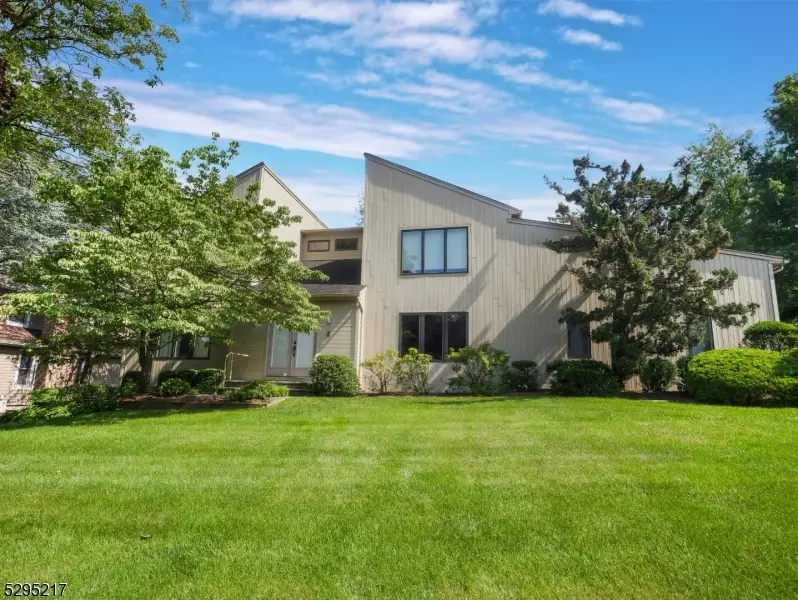 5 Bourbon St, Wayne, NJ 07470 - Image #1