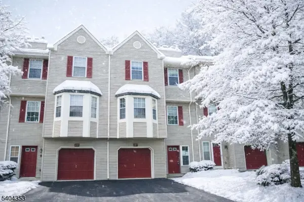 127 Pinehurst Dr, Washington Twp., NJ 07882