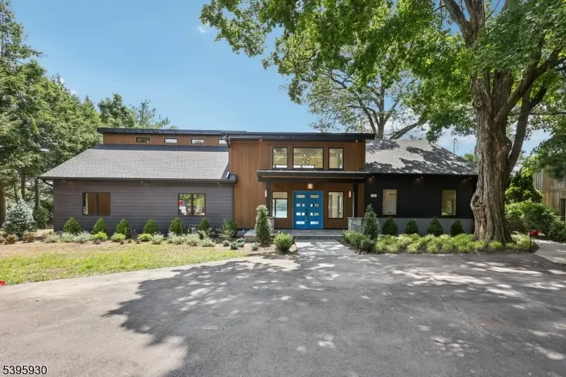 12 Rocky Point Rd, Hewitt, NJ 07421 - Image #1