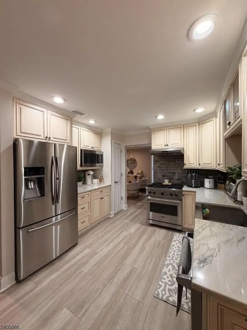 252 Crescenzi Ct, West Orange, NJ 07052 - Image #3