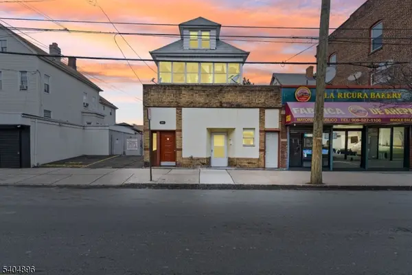 109 Orchard St, Elizabeth City, NJ 07208