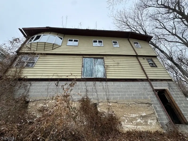 167 Lakeside Dr W, Belvidere, NJ 07823 - Image #1