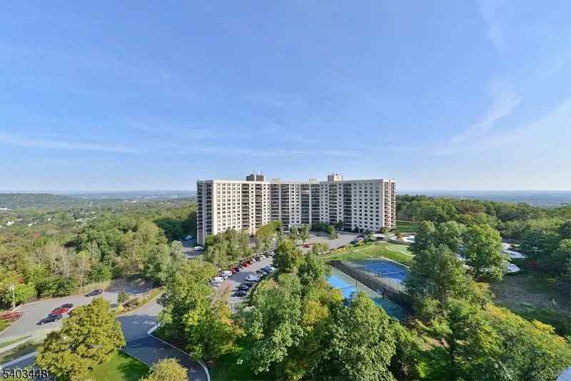2 Claridge Dr #4MW, Verona, NJ 07044 - Image #1