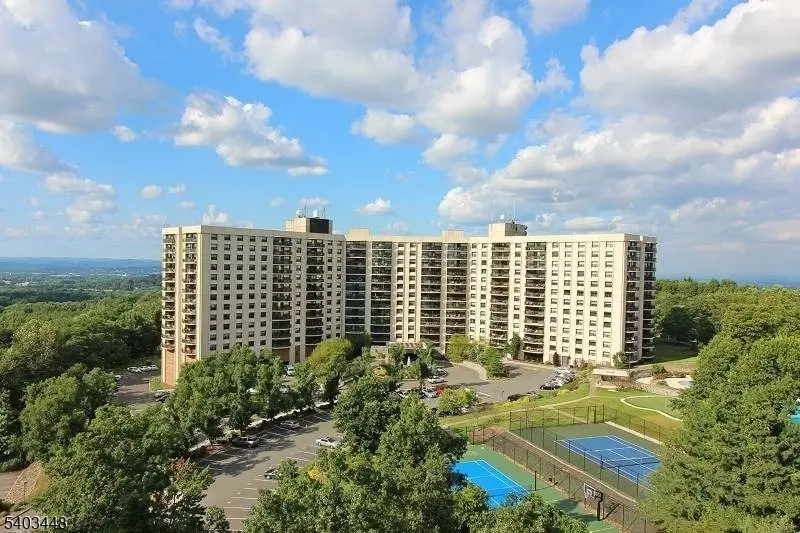 2 Claridge Dr #4MW, Verona, NJ 07044 - Image #2