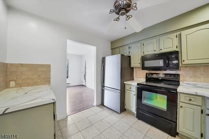 76 Farm Rd #E, Hillsborough, NJ 08844 - Image #3