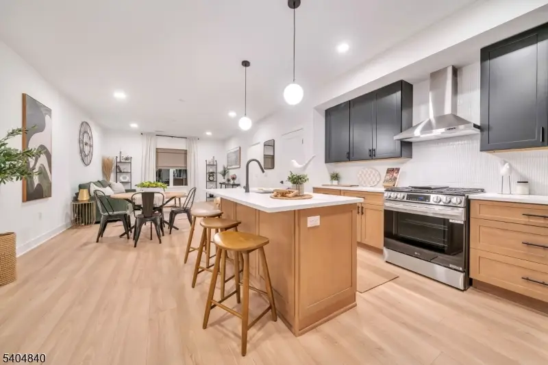 204 Encampment Ct, Montville, NJ 07082 - Image #1