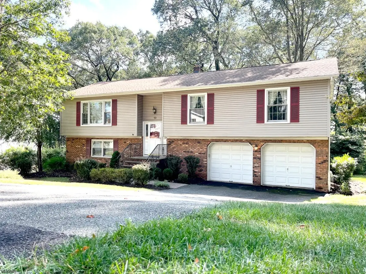 19 Chestnut Hill Rd, Randolph, NJ 07869 - Image #1