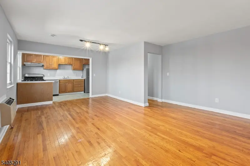 16 F Parkway Village #F, Cranford, NJ 07016 - Image #2