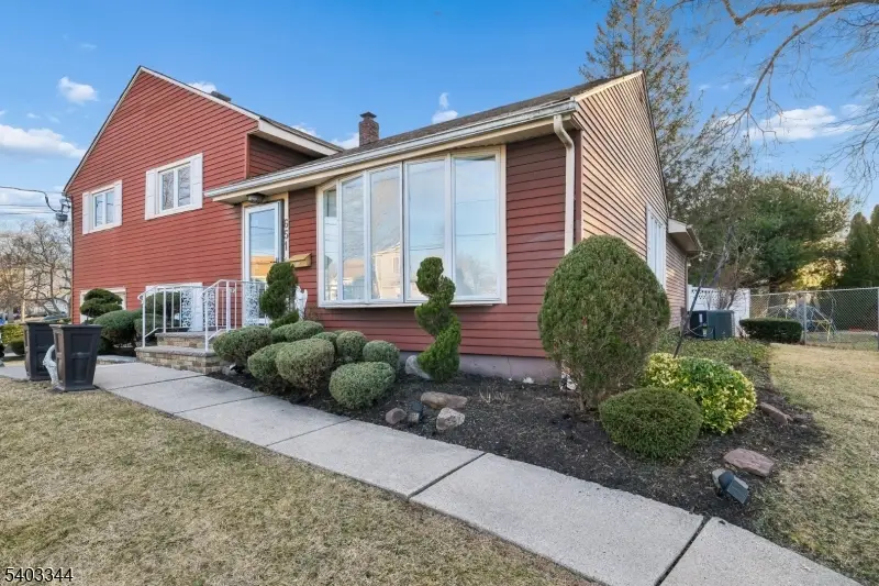 651 Amherst Rd, Linden, NJ 07036 - Image #2