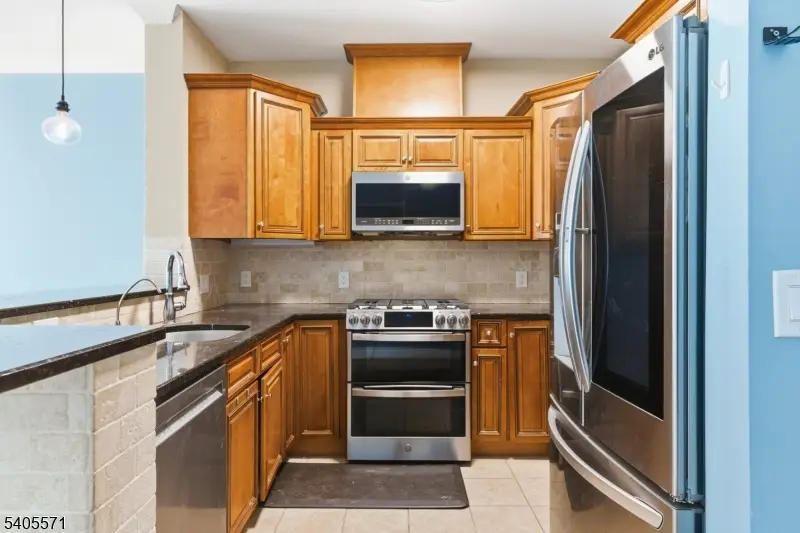 21-23 Freeman St #A2, Newark, NJ 07105 - Image #3