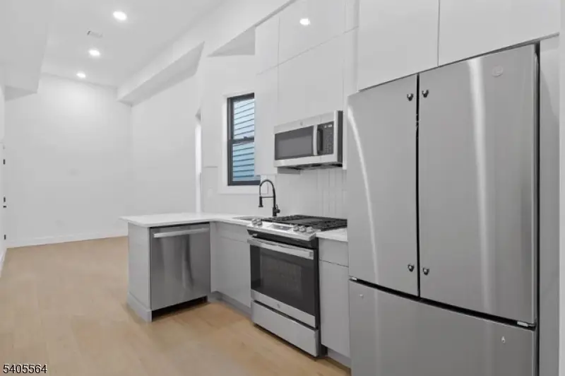 291 New York Ave #4, Jersey City, NJ 07307 - Image #2