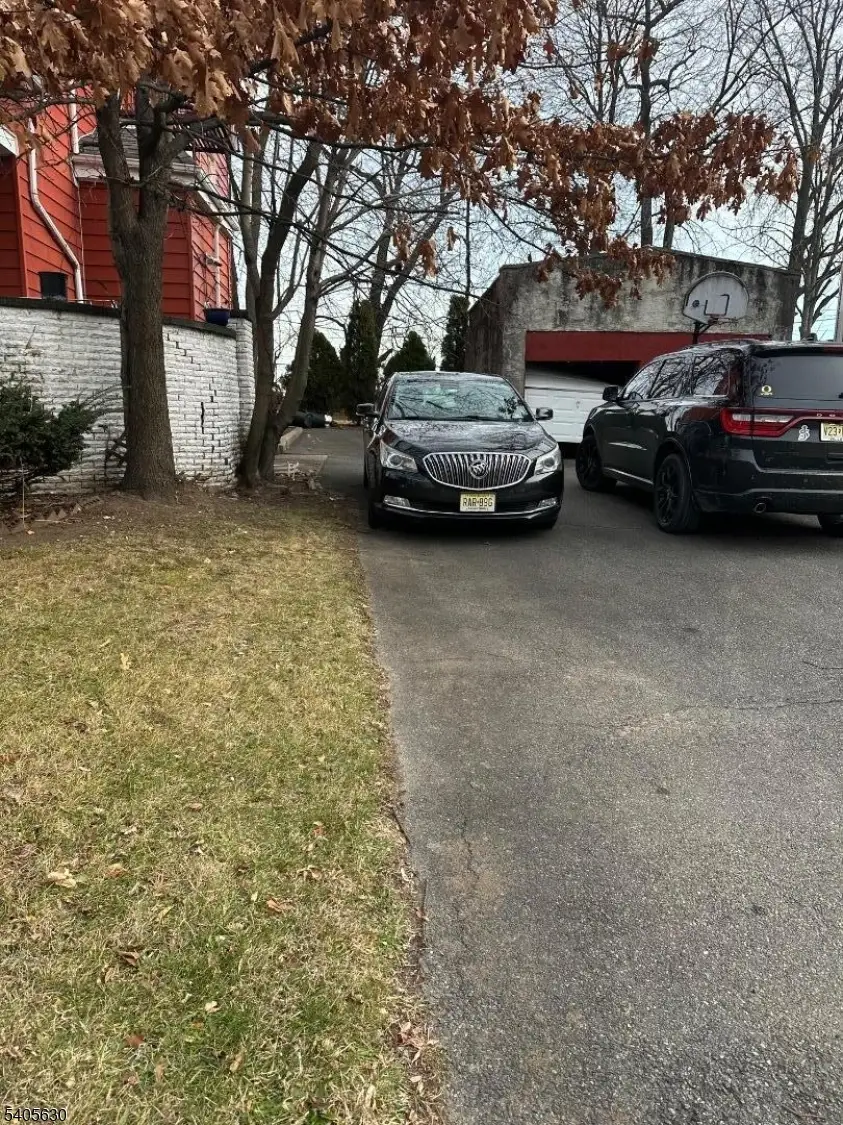 18 Hawthorne Pl, East Orange, NJ 07018 - Image #2