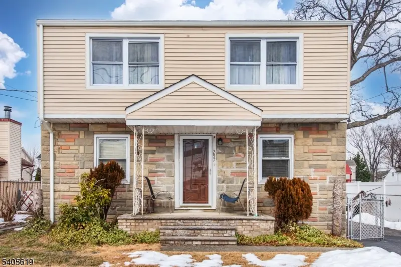 257 Floral Ln, Saddle Brook, NJ 07663 - #1